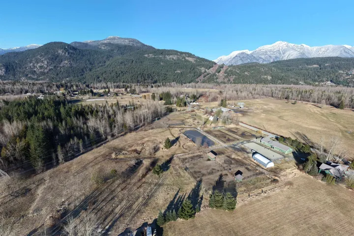 Overview of rural landscape with a mountain backdrop