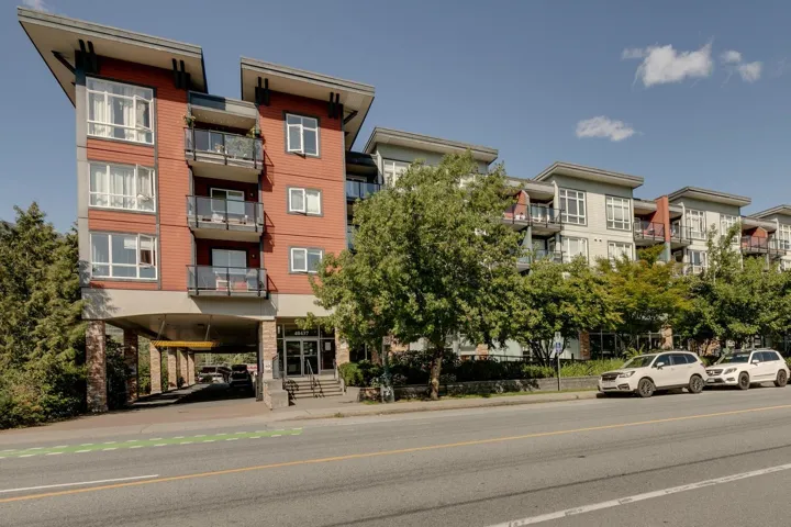 View of condo building / complex