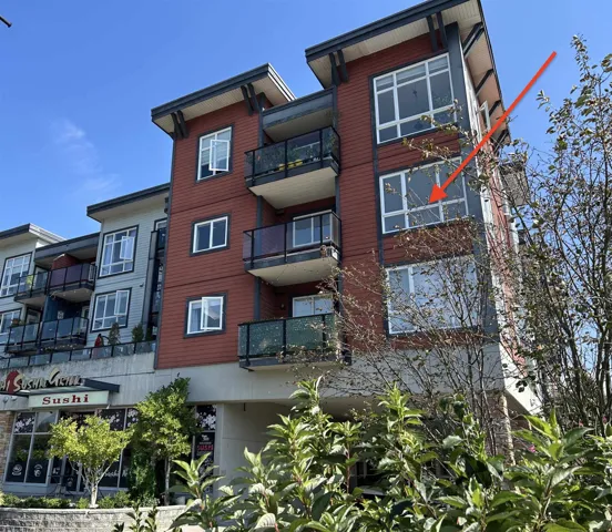 View of apartment building / complex
