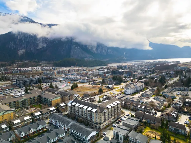 Bird's eye view with a view of city and a mountain view