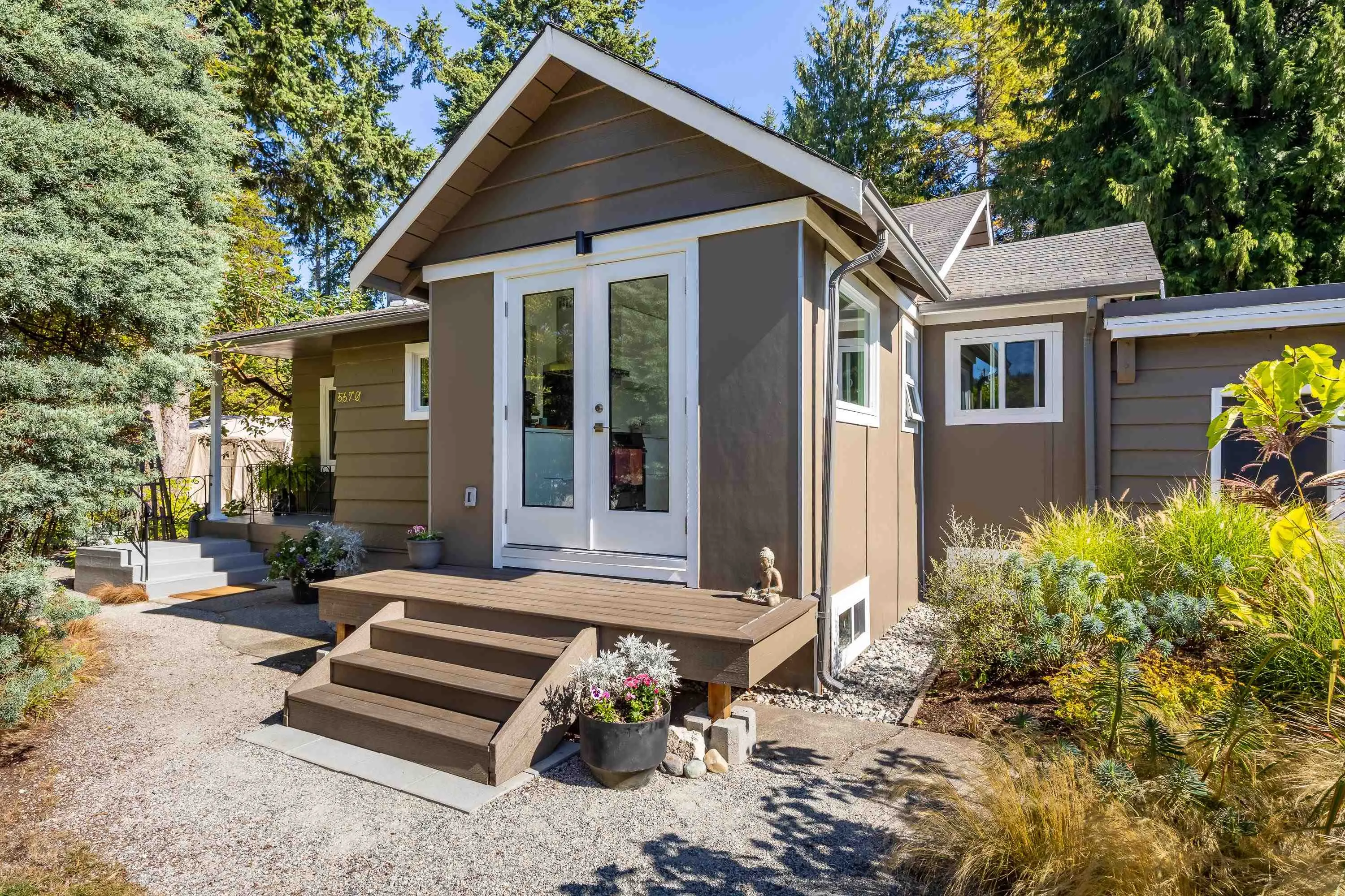 5670 Trident Avenue, Sechelt, BC V7Z 2P4