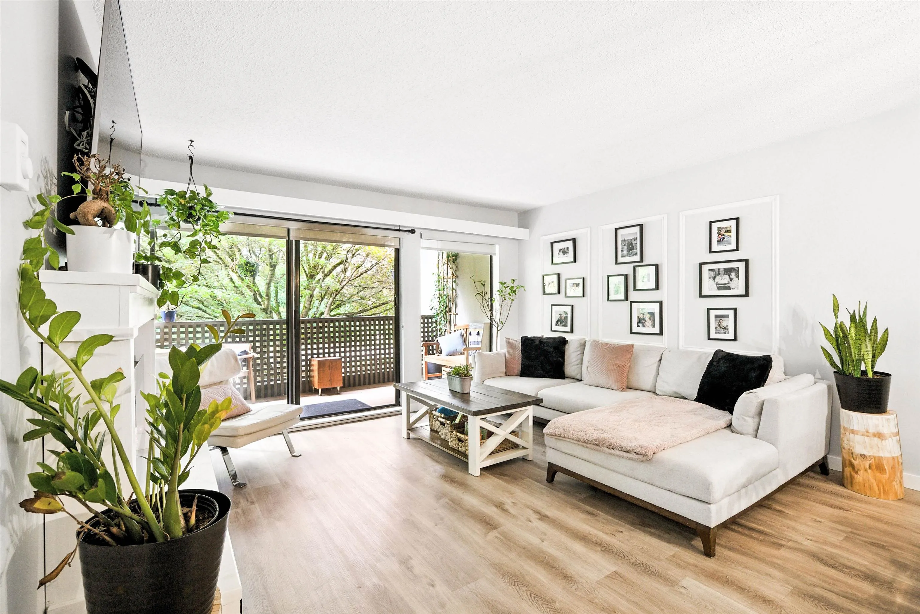 212 1955 Woodway Place, Burnaby, BC V5B 4S5