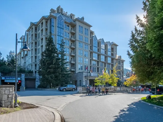View of apartment building / complex