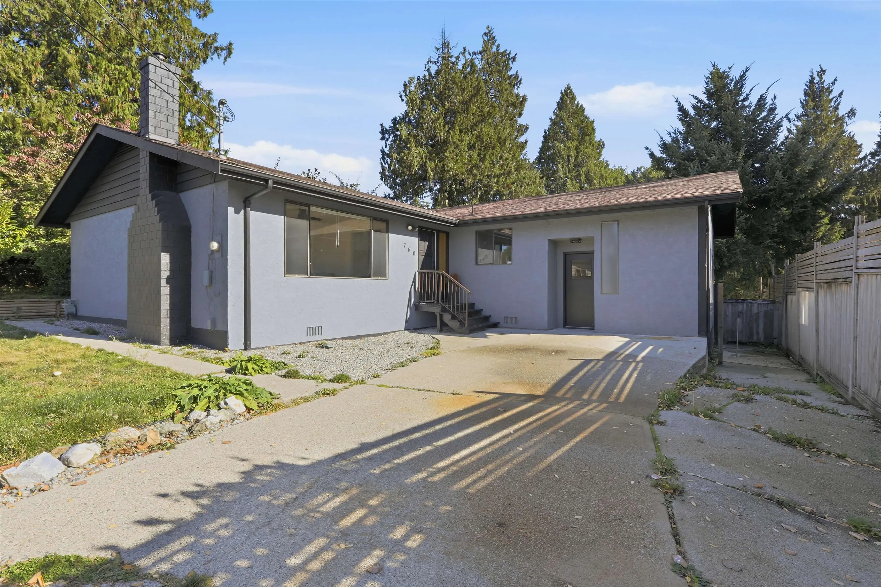 760 Brookside Place, Gibsons, BC V0N 1V9