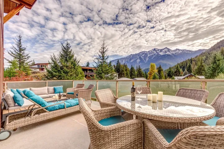 View of patio / terrace with outdoor lounge area, a mountain view, and outdoor dining space