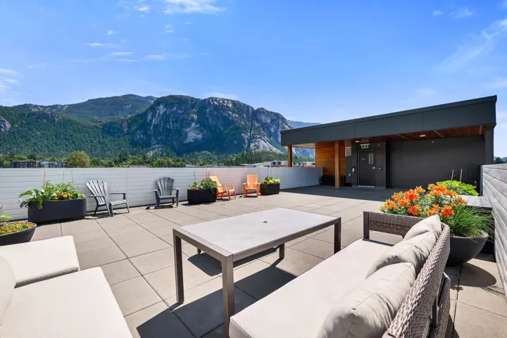 Best spot is the shared roof top patio with garden furniture and stunning panoramic view!