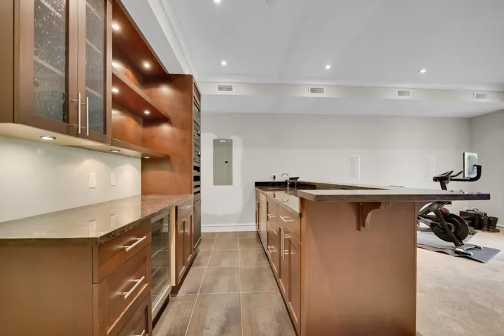Wet bar in the recreation room