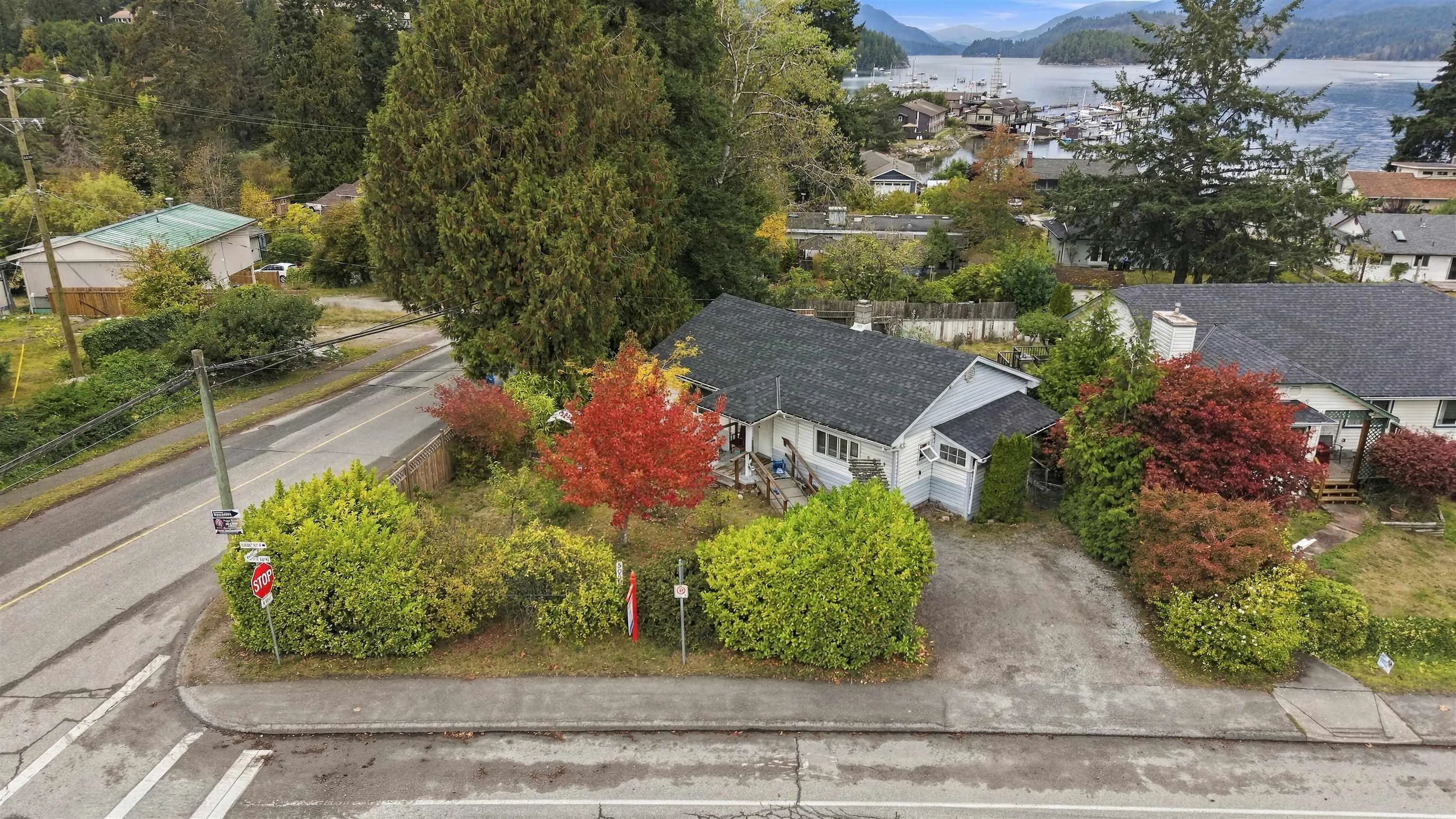 5689 Porpoise Bay Road, Sechelt, BC V0N 1V0