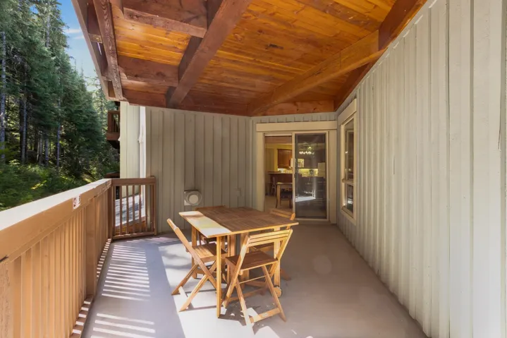 Deck featuring outdoor dining area