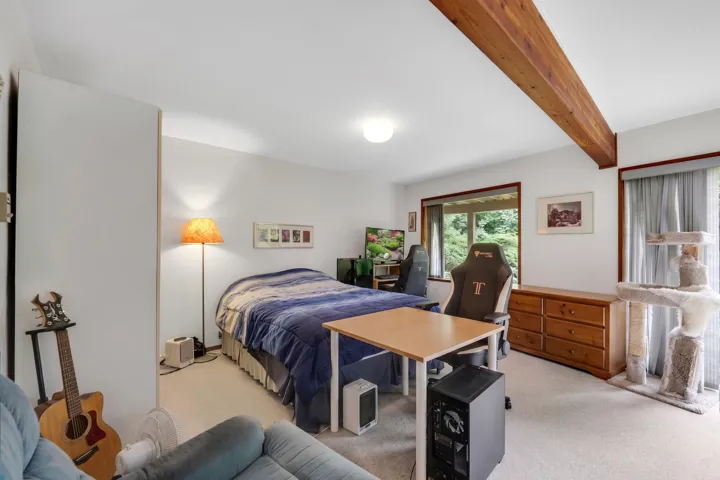 Nanny Studio Suite Living / Sleeping area