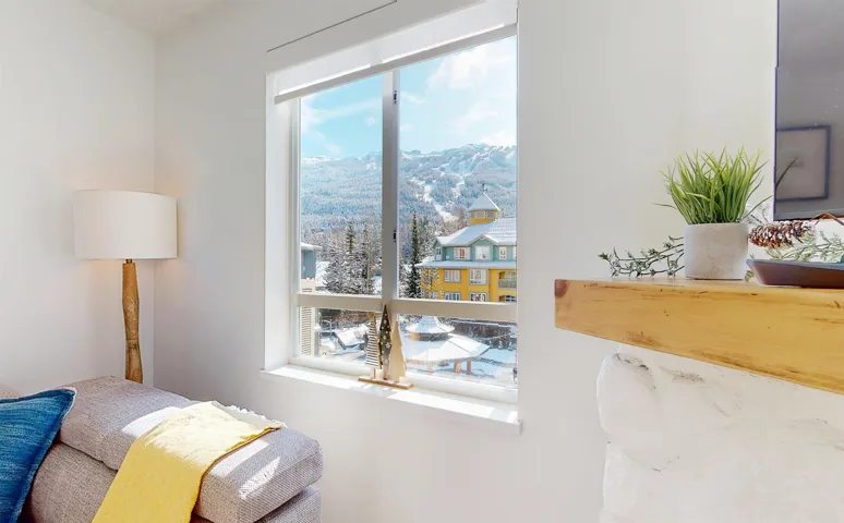 Sitting room with a mountain view