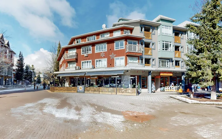 View of apartment building / complex