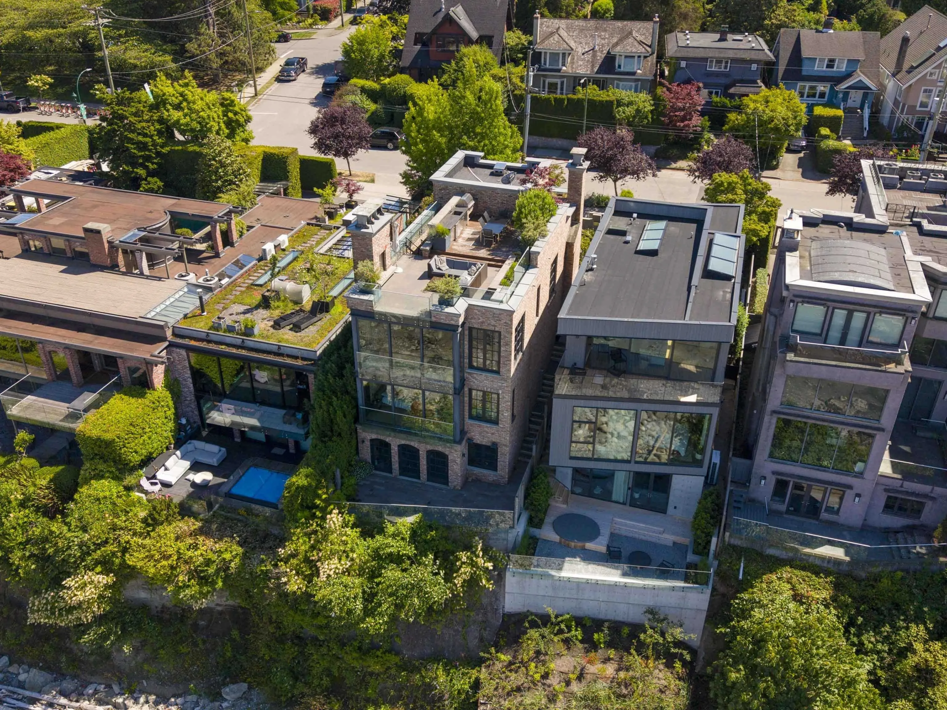 3305 Point Grey Road, Vancouver, BC V6R 1A4