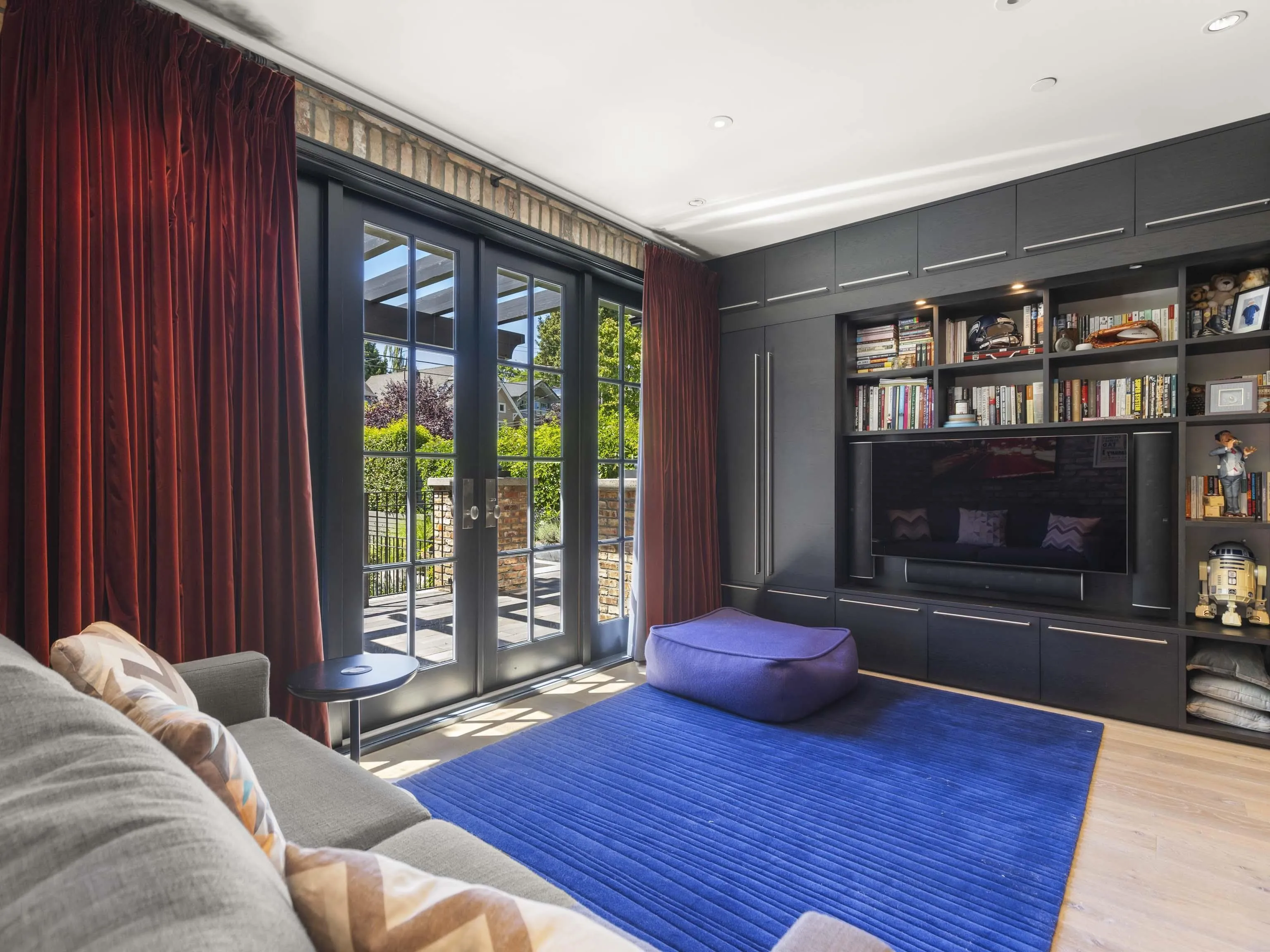 3305 Point Grey Road, Vancouver, BC V6R 1A4