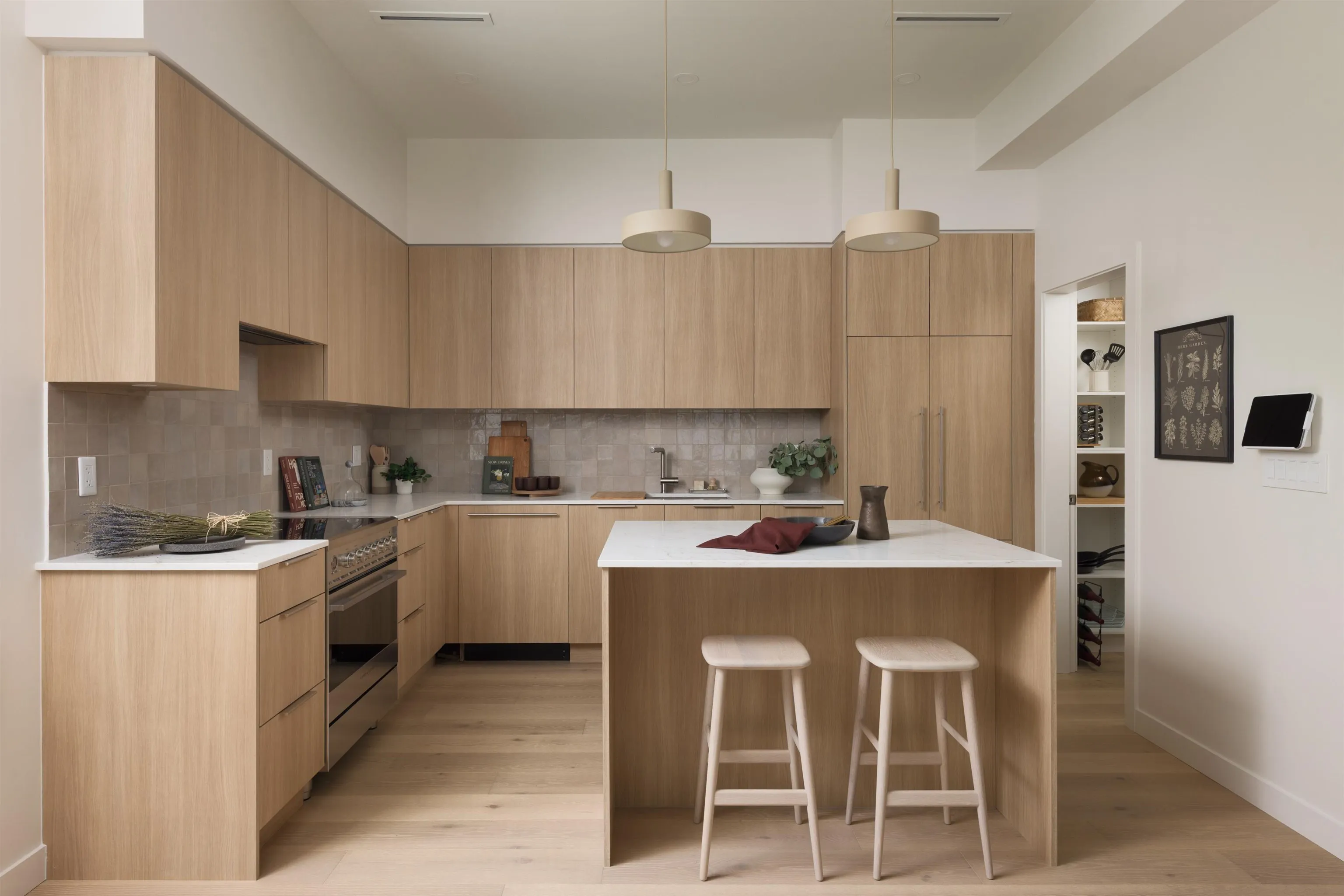 1 595 E 49th Avenue, Vancouver, BC V5W 2H1