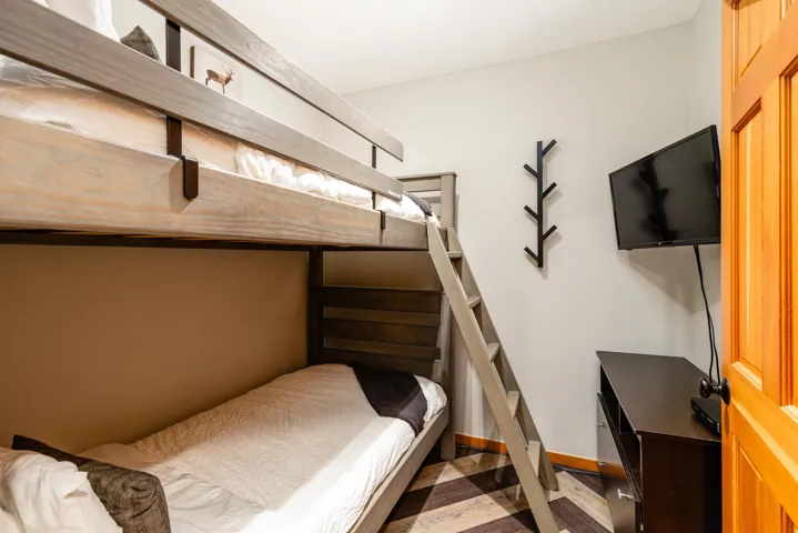Single bunks