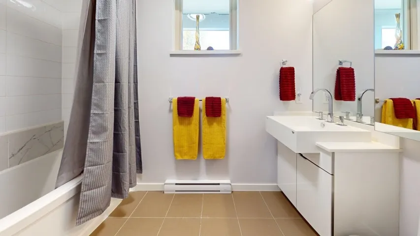 Conveniently located full bath adjacent to 2nd Bedroom/Office
