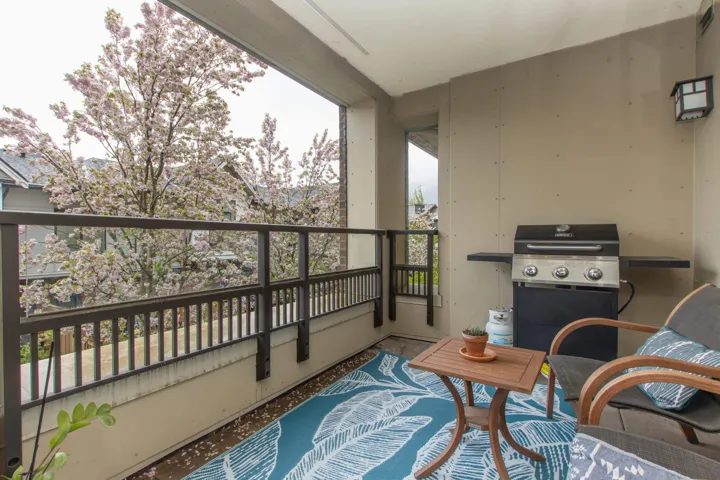 Balcony with grilling area