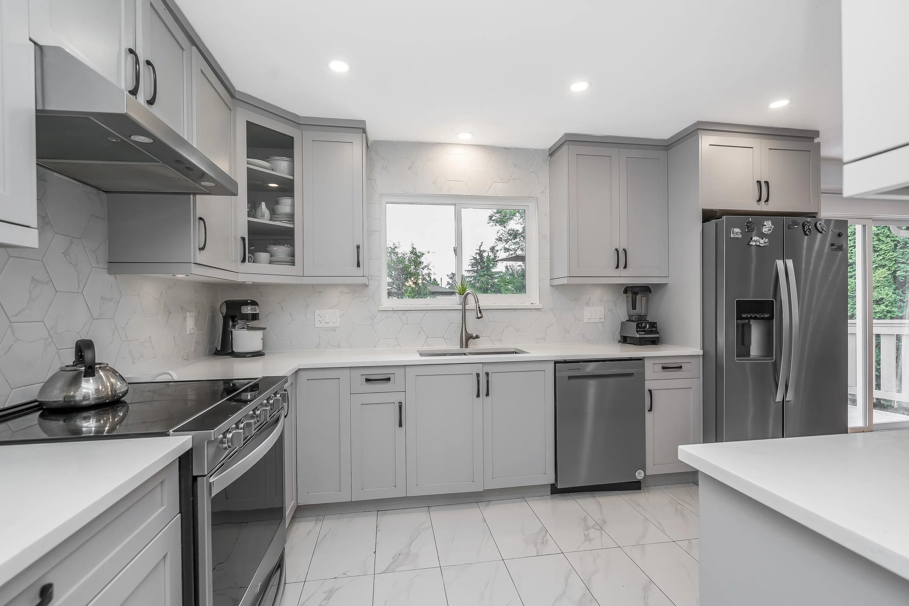1728 156 Street, Surrey, BC V4A 4T1