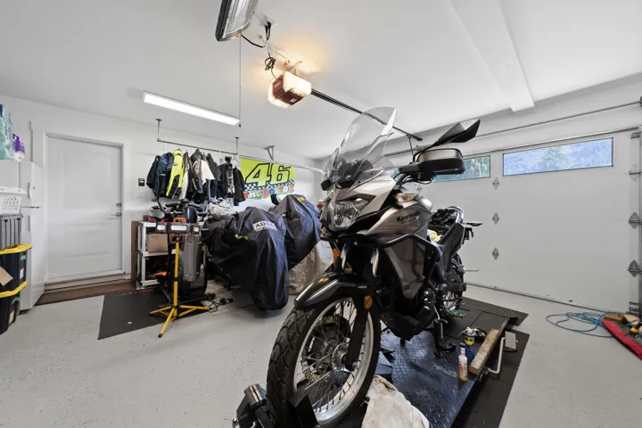 2 car Garage with speckled floor