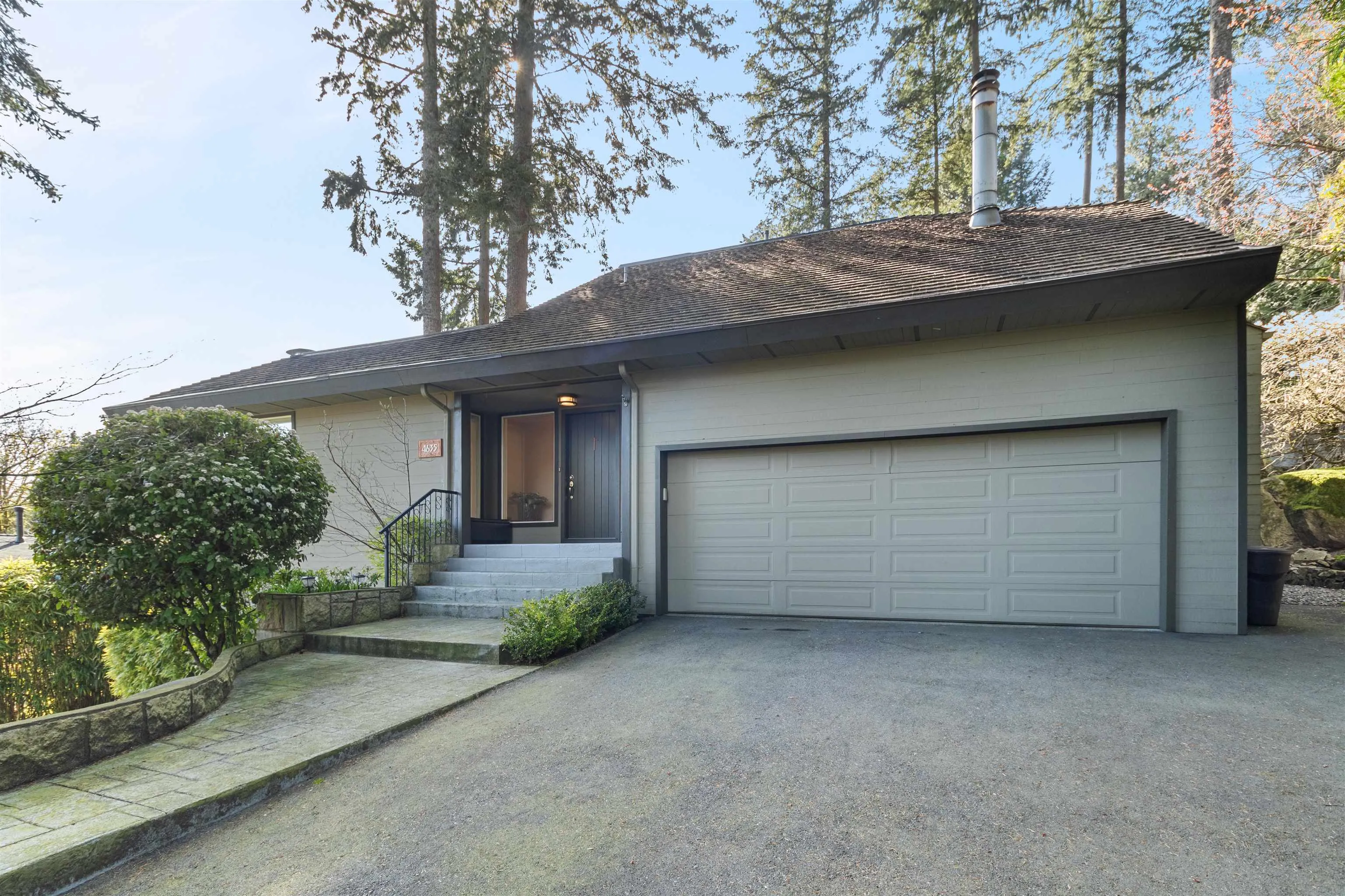 4635 Caulfeild Drive, West Vancouver, BC V7W 1E9