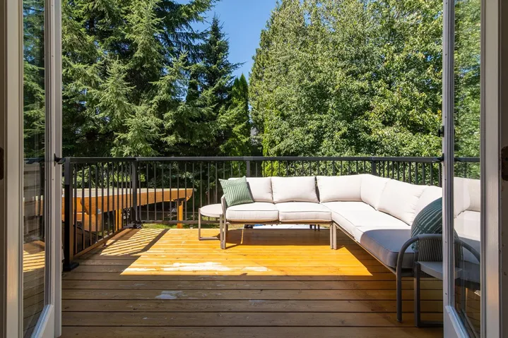 Deck with an outdoor hangout area