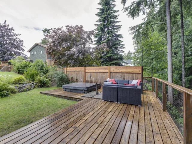 Deck featuring an outdoor hangout area