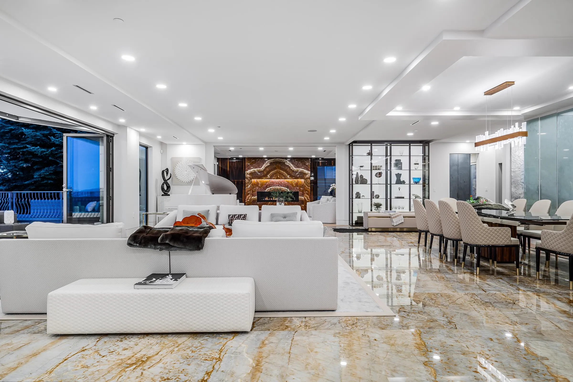 1123 Crestline Road, West Vancouver, BC V7S 2E3