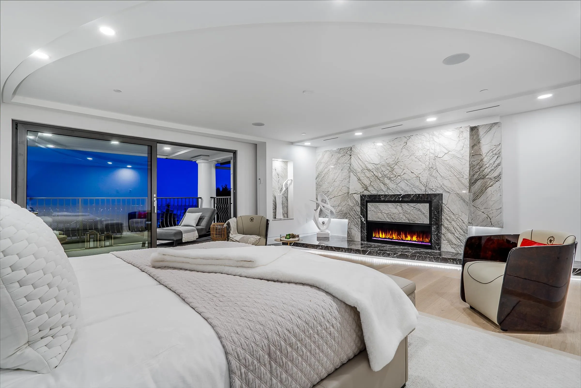 1123 Crestline Road, West Vancouver, BC V7S 2E3