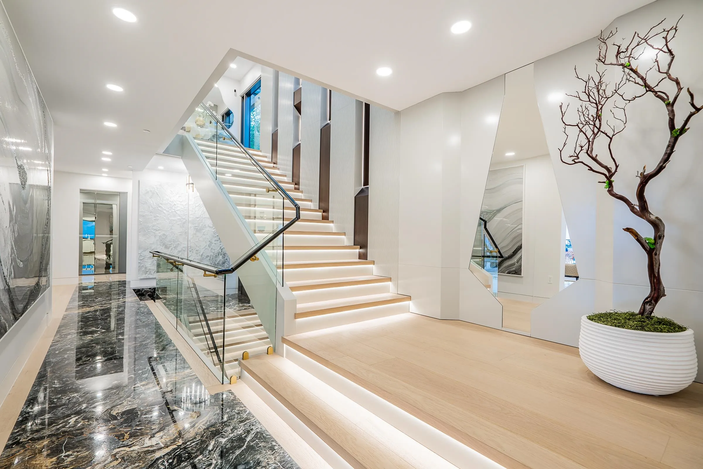 1123 Crestline Road, West Vancouver, BC V7S 2E3
