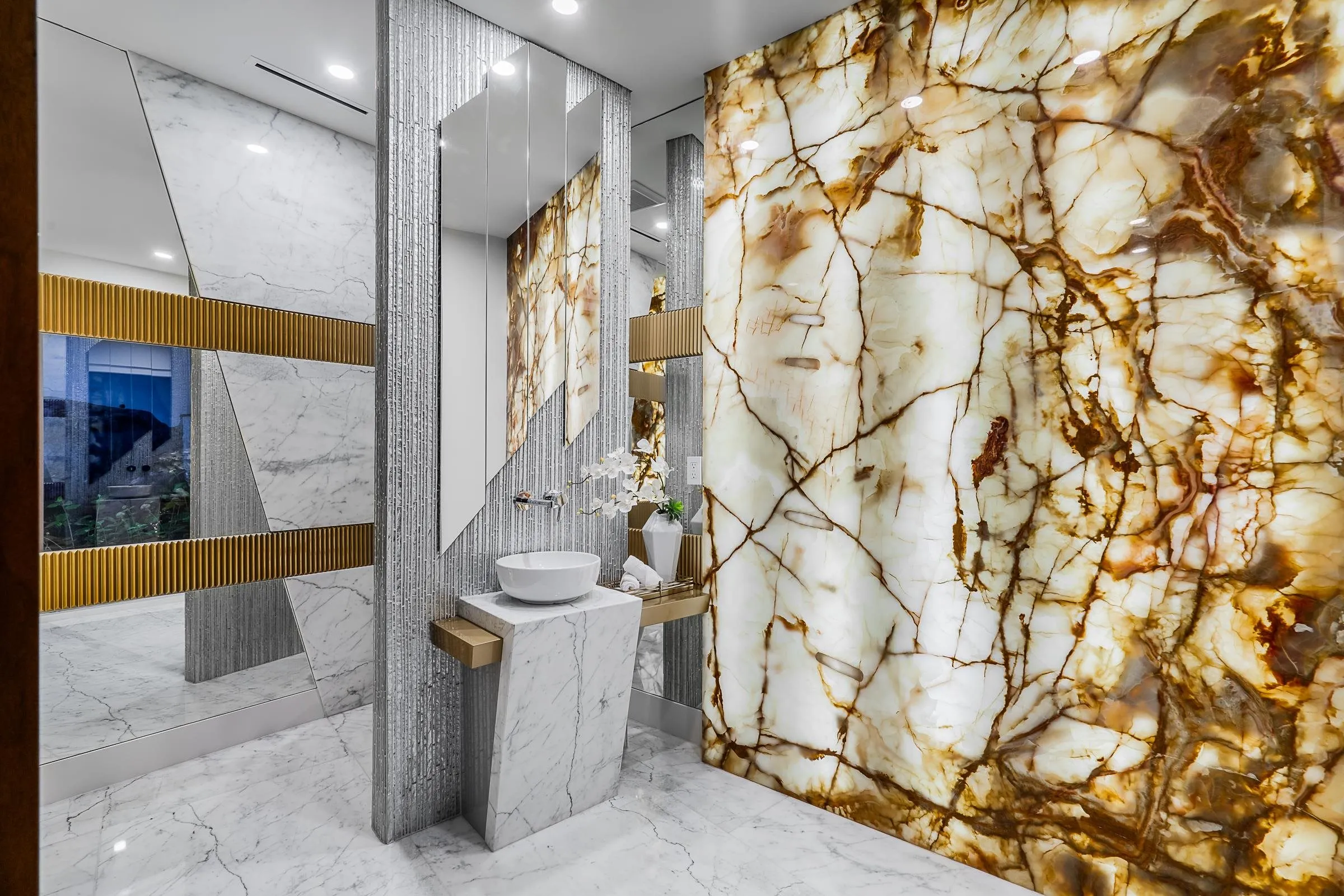 1123 Crestline Road, West Vancouver, BC V7S 2E3