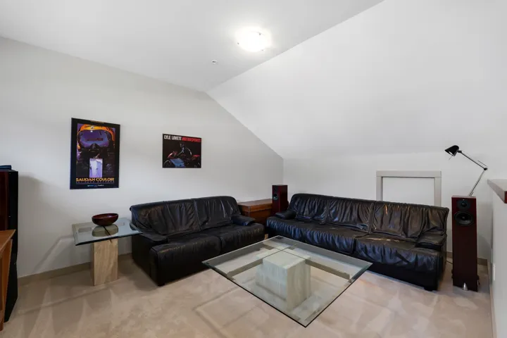 Loft space located on Floor 3