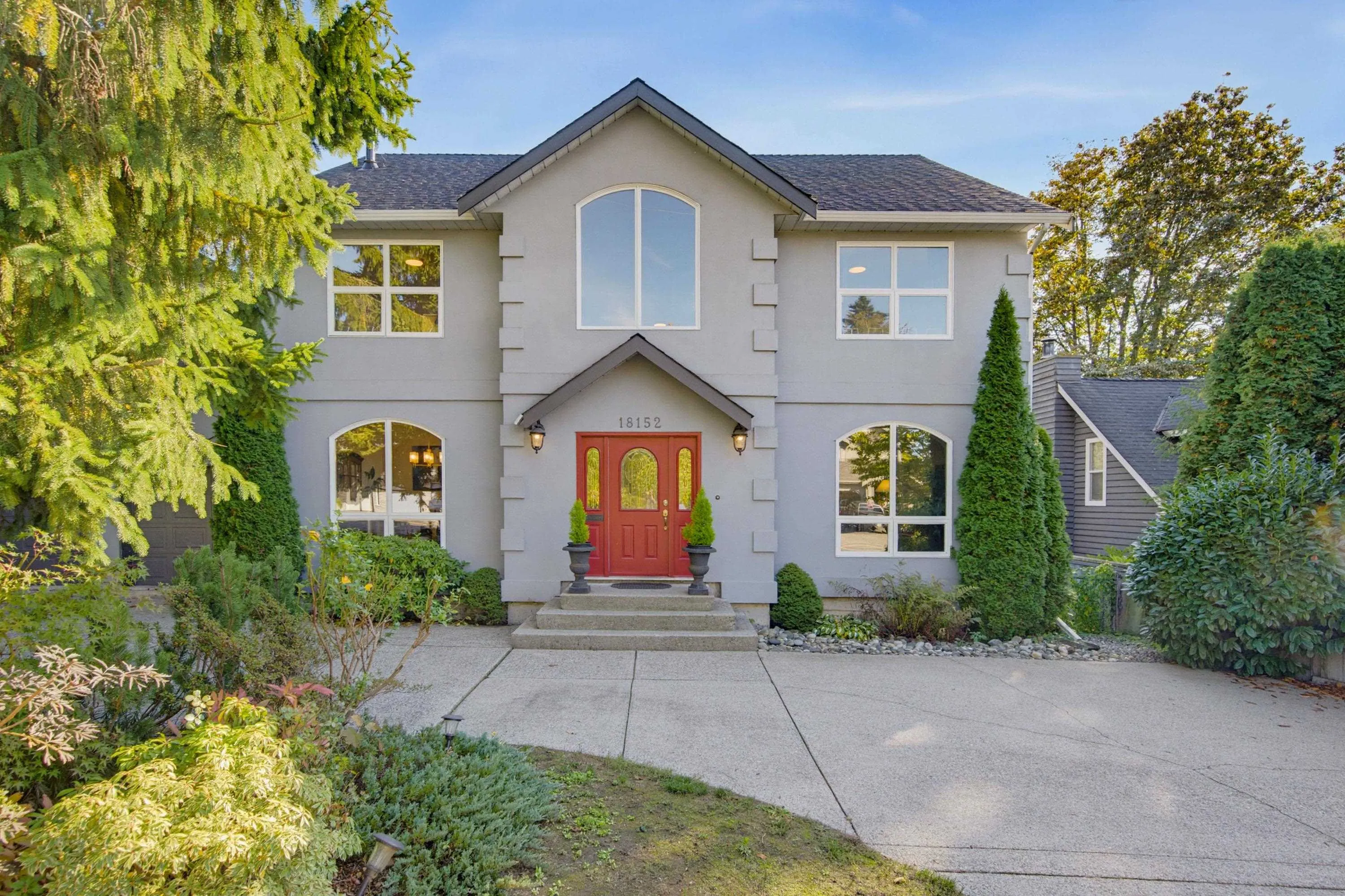 18152 58 Avenue, Surrey, BC V3S 1M1