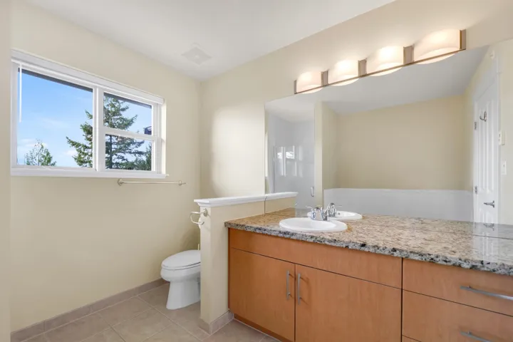 Ensuite with heated floors.