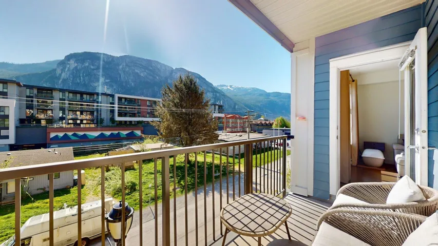Beautiful views of the mountains from the patio, living room and primary bedroom!