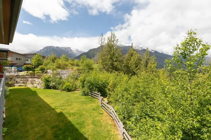 View of yard with a mountain view