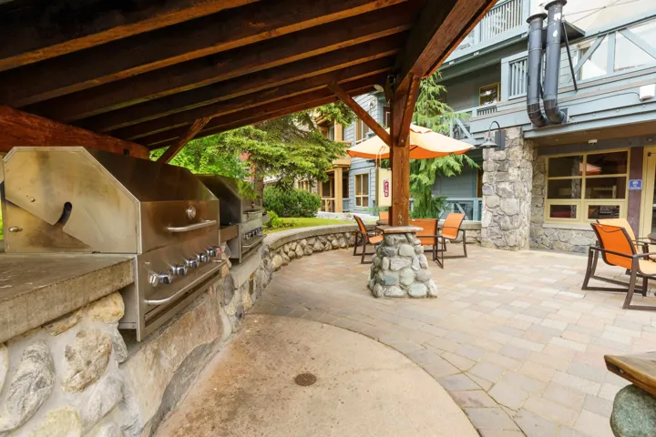 View of patio / terrace with outdoor dining space
