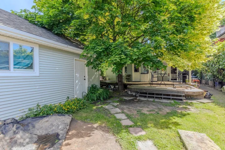 Detached garage 25'X20'