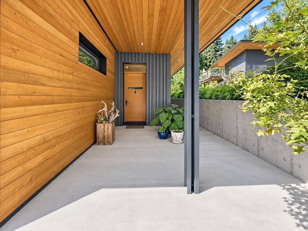 421 Laurel Street, Gibsons, BC V0N 1V5