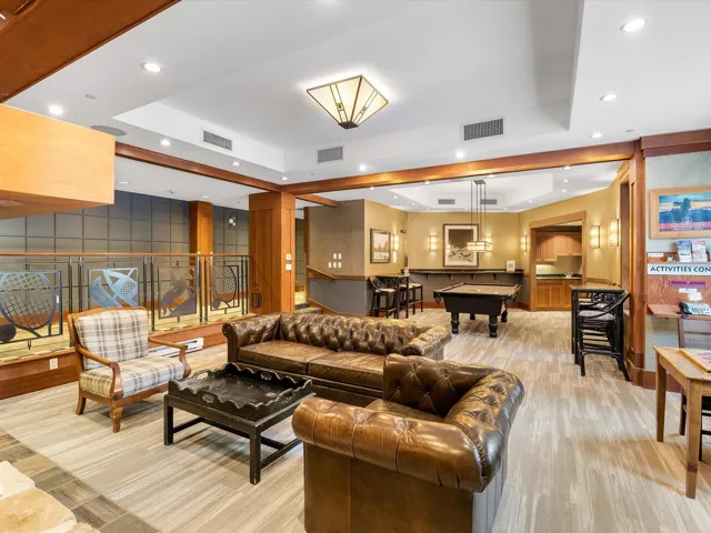 Lobby with recessed lighting