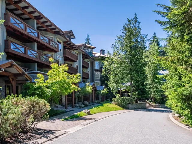 View of home's community
