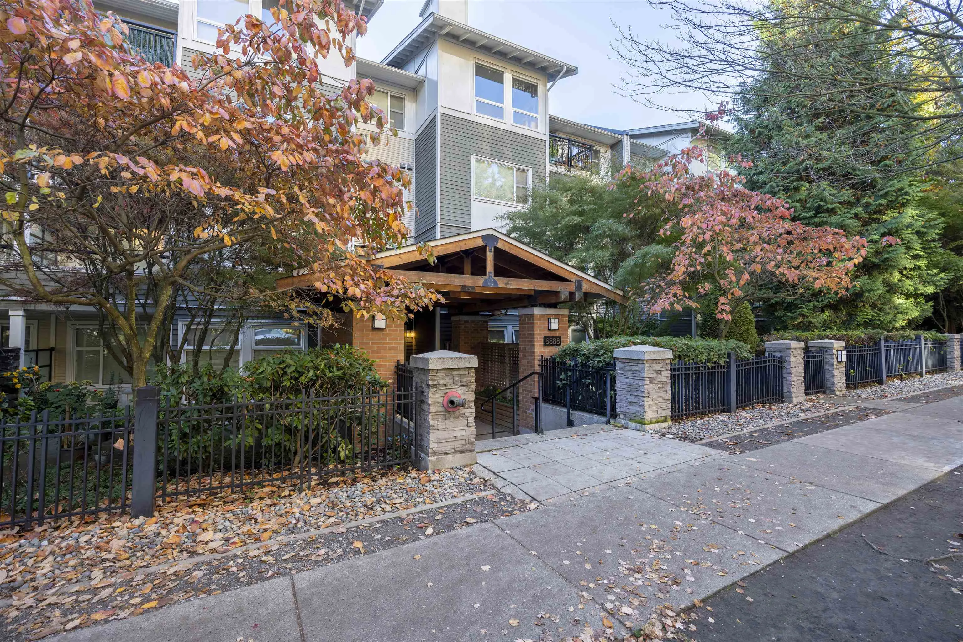 106 6888 Southpoint Drive, Burnaby, BC V3N 5E3