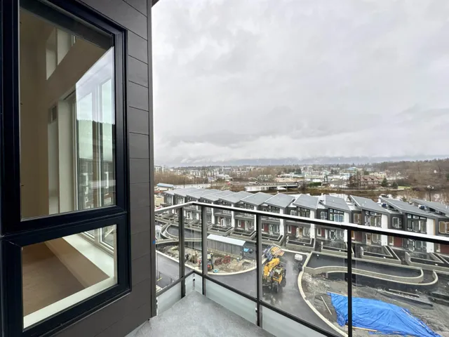 Balcony featuring a city view