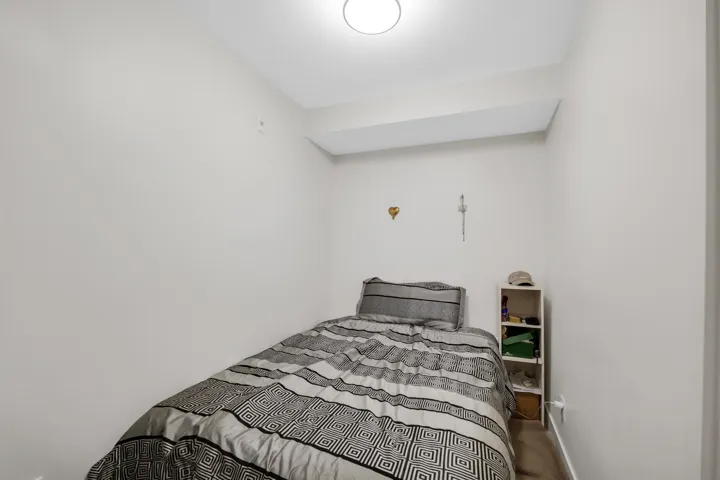 Bedroom with baseboards