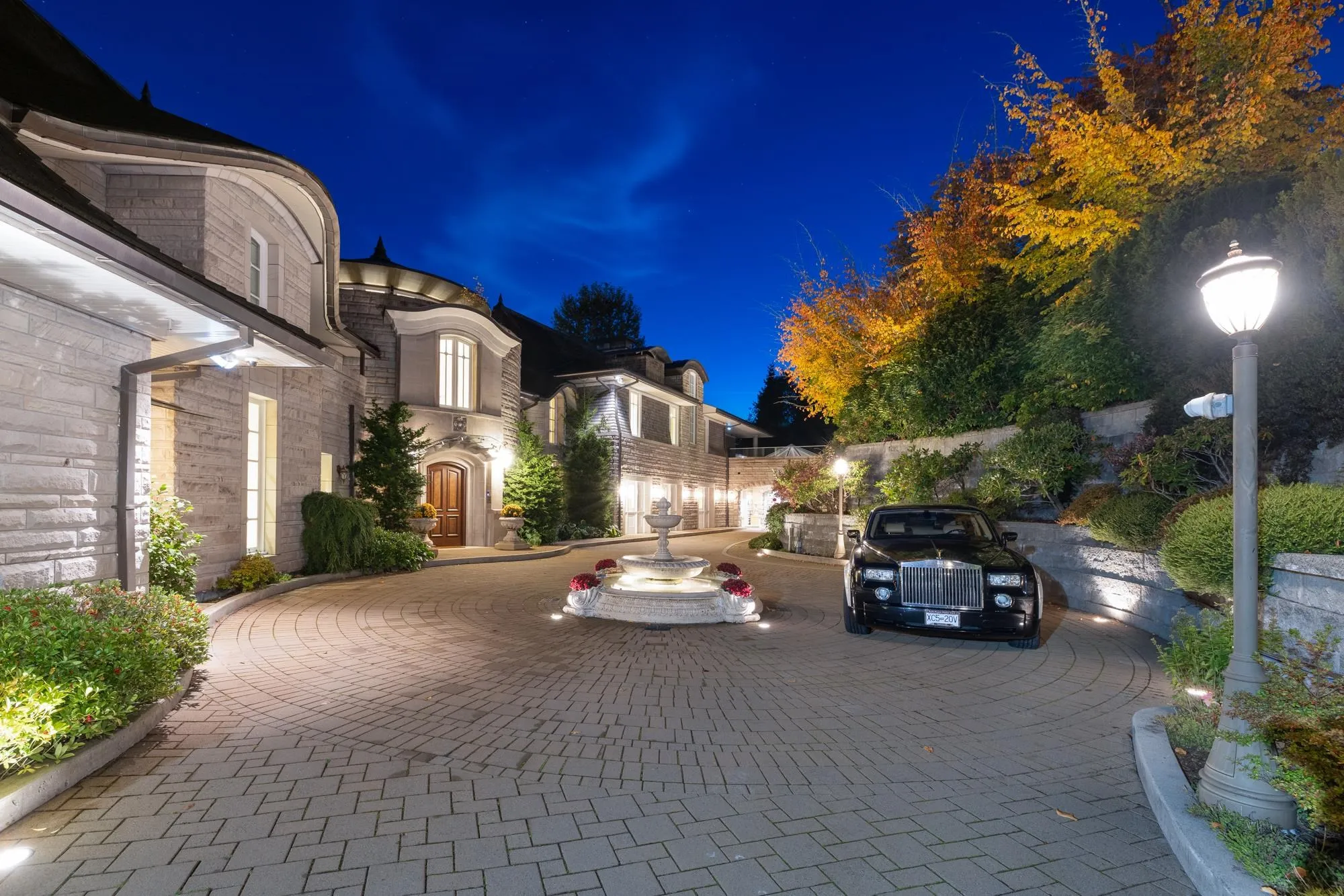 2743 Willoughby Road, West Vancouver, BC V7S 3K3