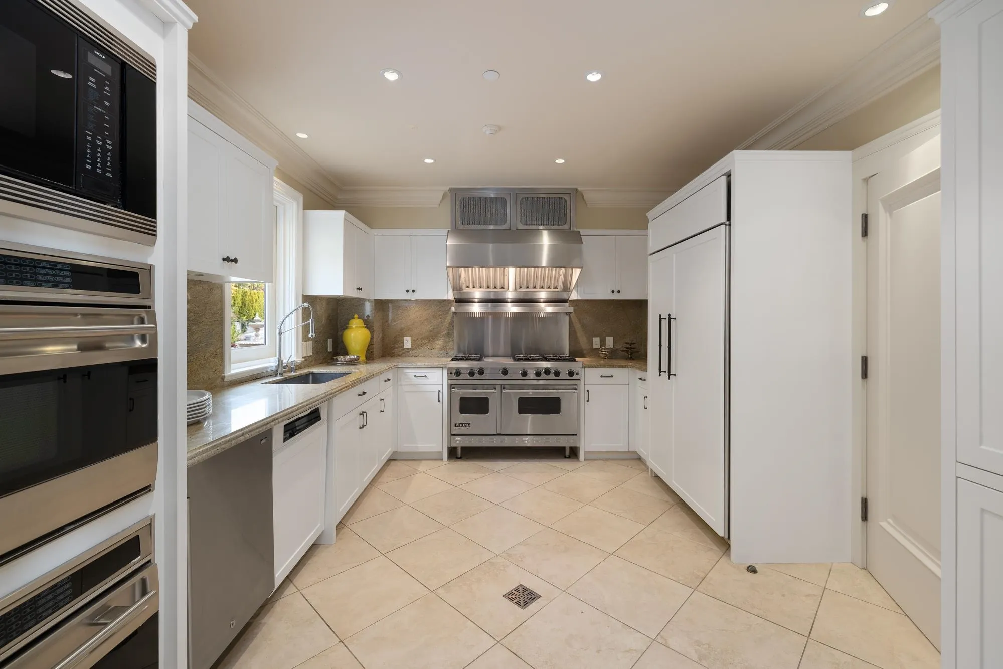 2743 Willoughby Road, West Vancouver, BC V7S 3K3