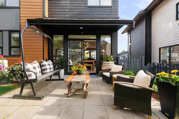 View of patio with outdoor lounge area