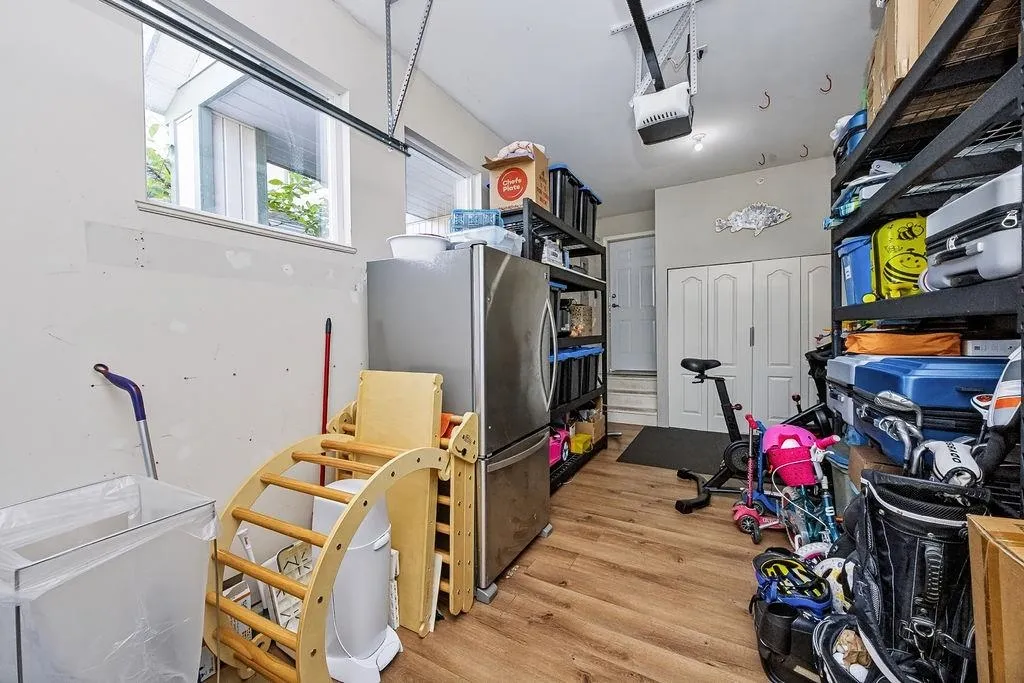 3 735 Park Road, Gibsons, BC V0N 1V7