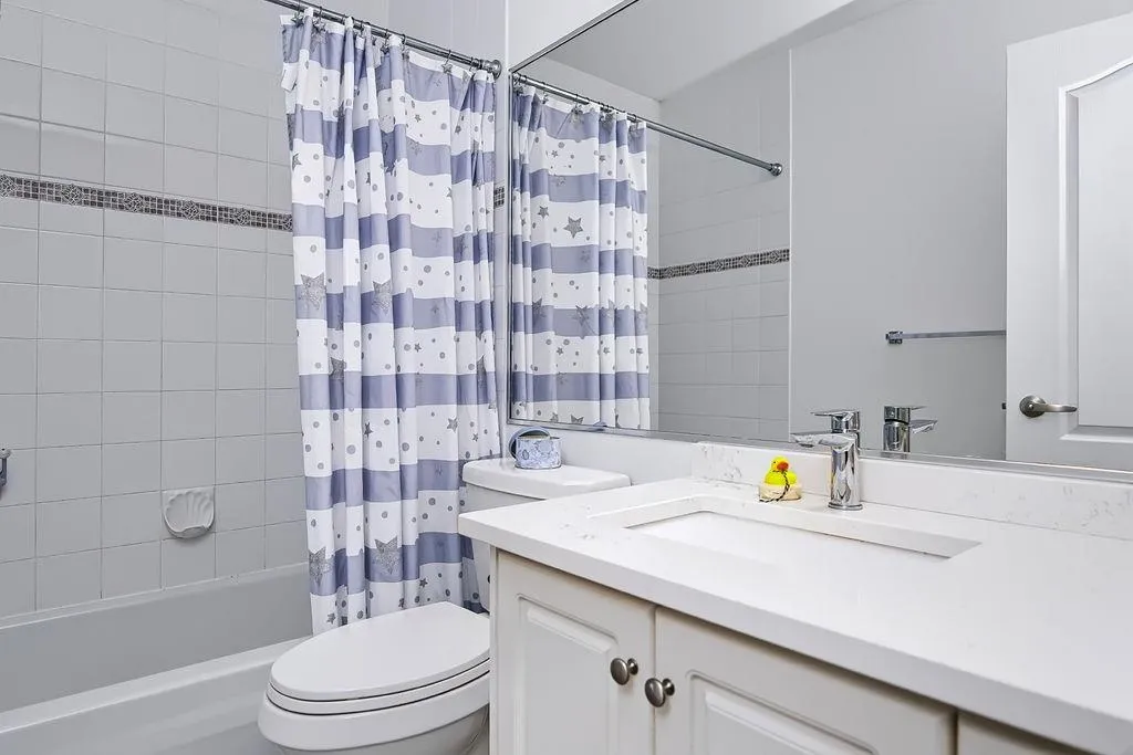 3 735 Park Road, Gibsons, BC V0N 1V7
