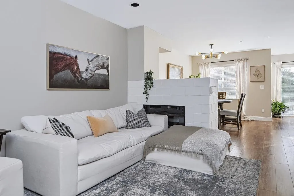 3 735 Park Road, Gibsons, BC V0N 1V7